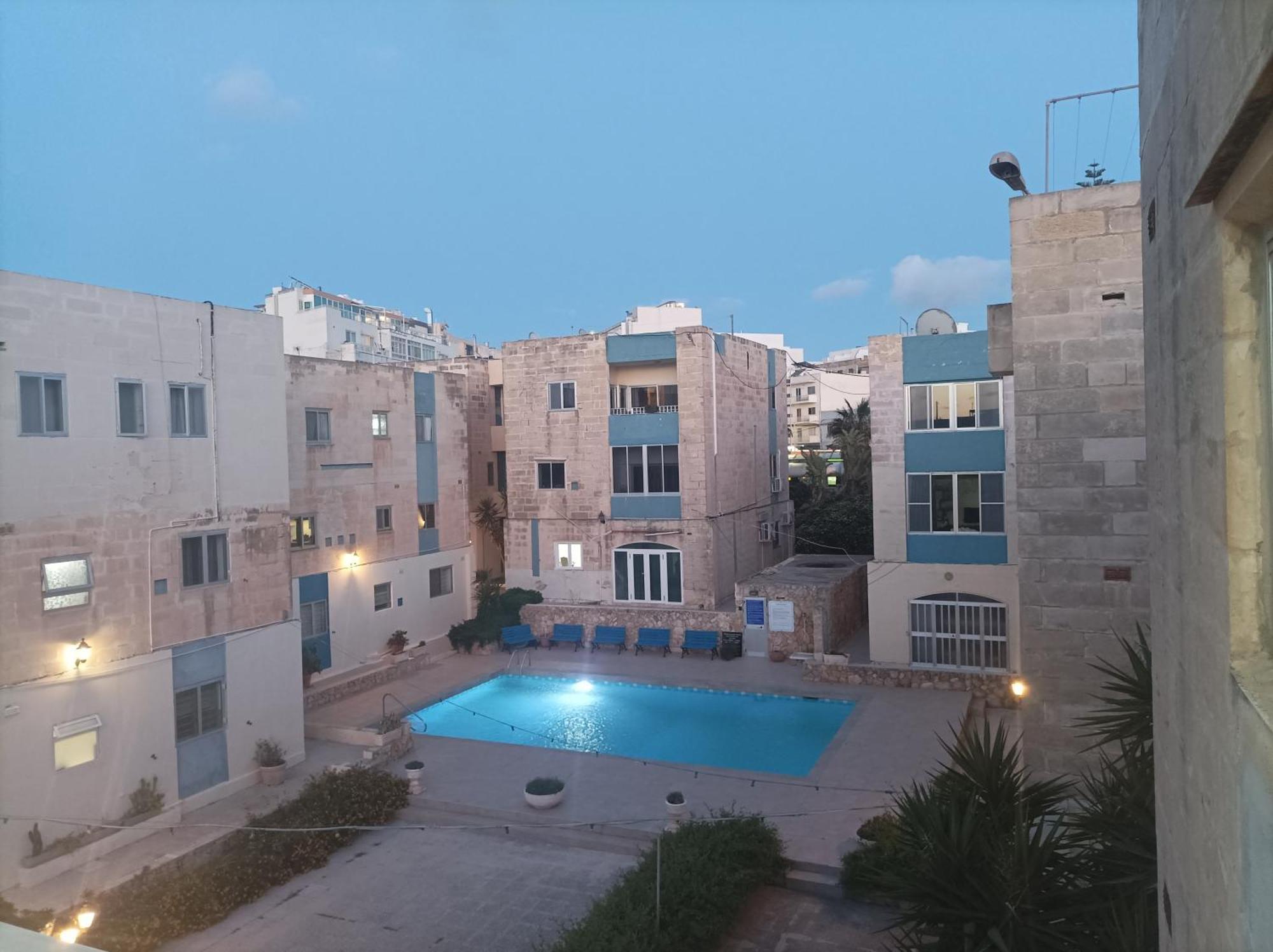 Beautiful Flat With Swimming-pool & Seaview